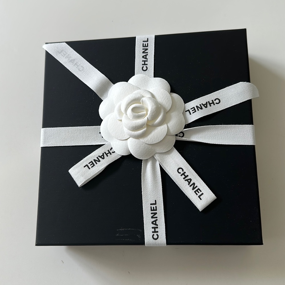 Chanel belt box with ribbon and signature flower